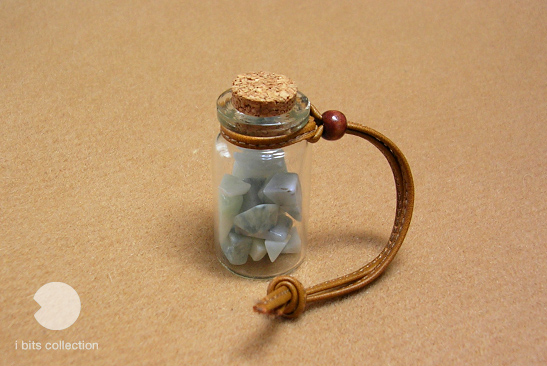 画像1: 翡翠の小瓶